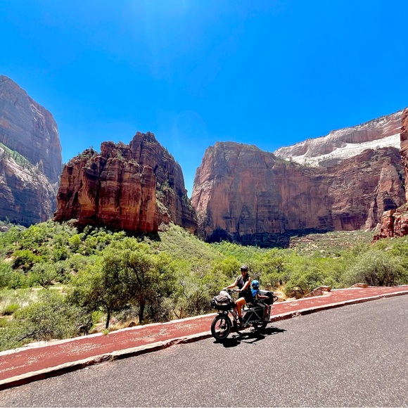 Meet your posher, Liz! - Picture 2 of 3